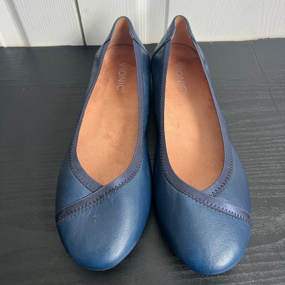 Vionic Caroll Navy Blue Genuine Leather Ballet Flats balletcore feminine
